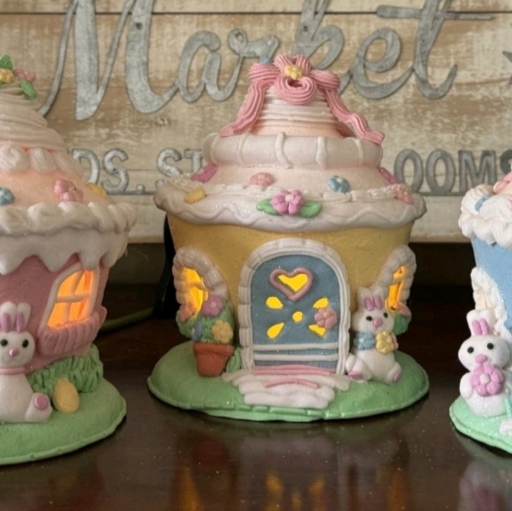 New 3 Valerie Parr Hill Easter Illuminated Cupcake Cottages